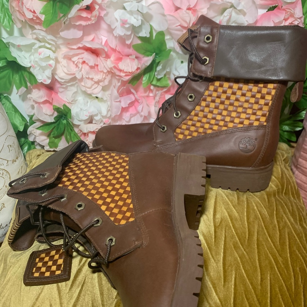 Vintage Timberland women’s Checkered Loggers.